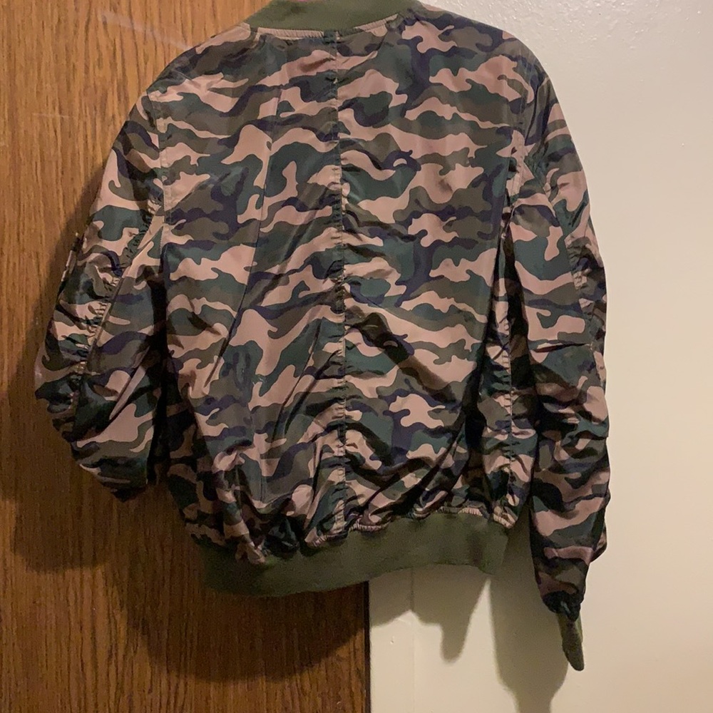 Wind Breaker Jacket - Picture 3 of 3